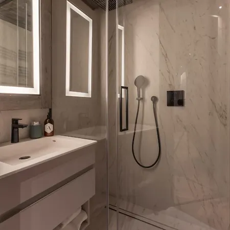 Antares Ursa 201 * Méribel